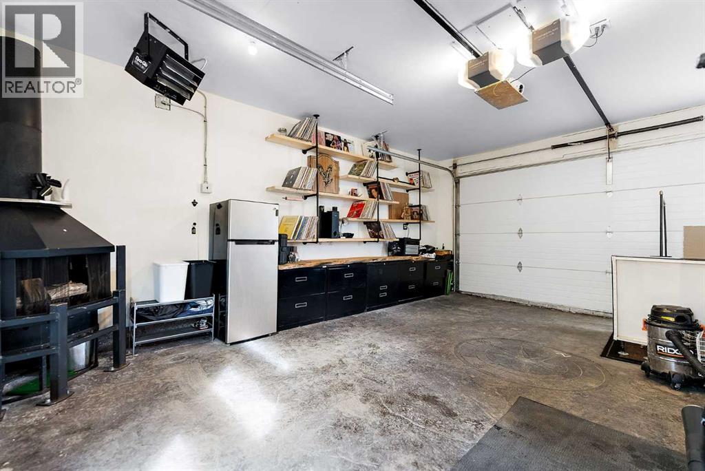 205 Copperpond Parade SE - 40