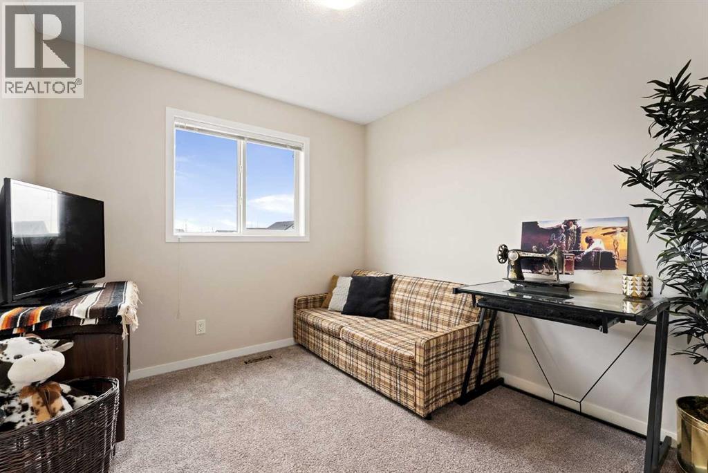 205 Copperpond Parade SE - 20