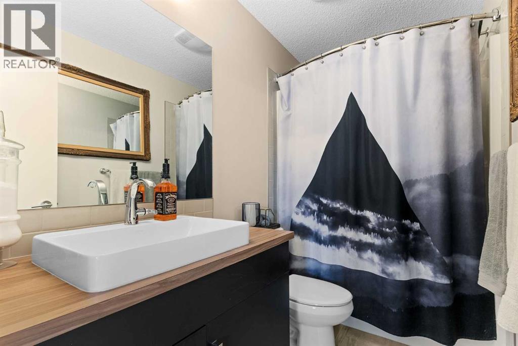 205 Copperpond Parade SE - 21
