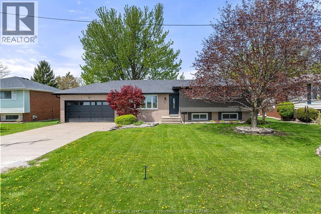 157 FAIRVIEW AVENUE East, Essex, Ontario, N8M2R3 — Photo 2