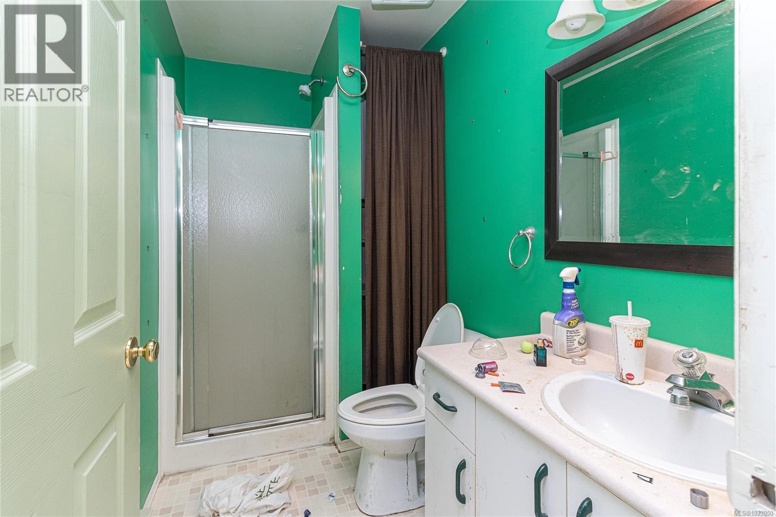 #402 832 Fisgard St - 10