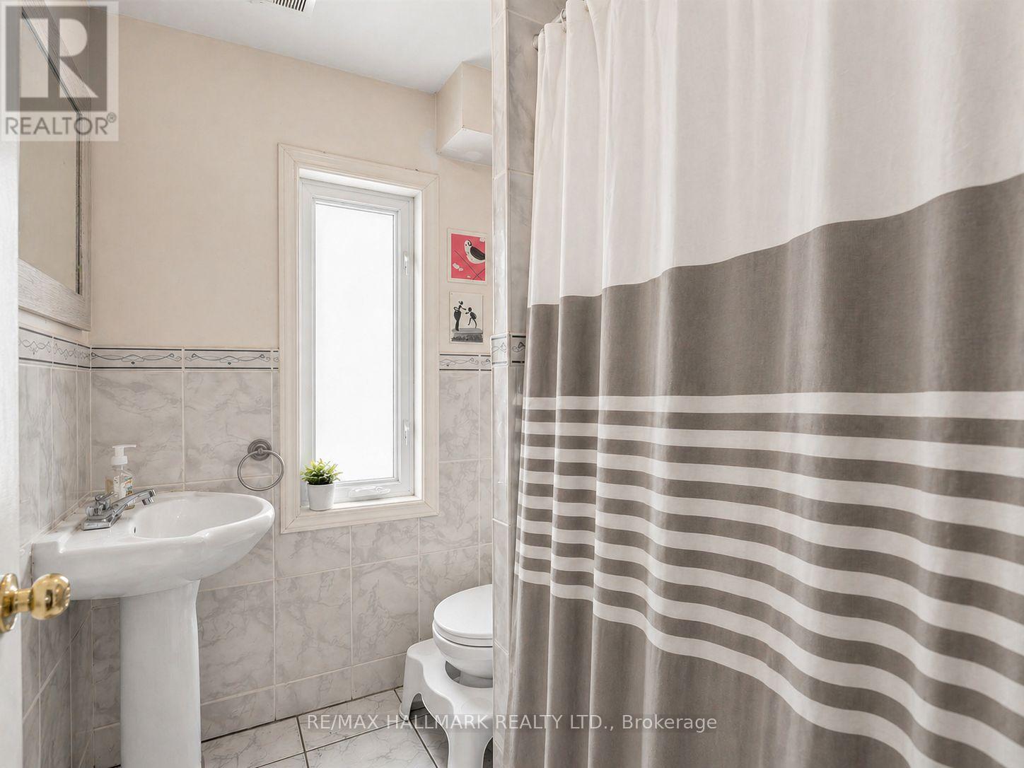 141 PALMERSTON AVENUE - 12