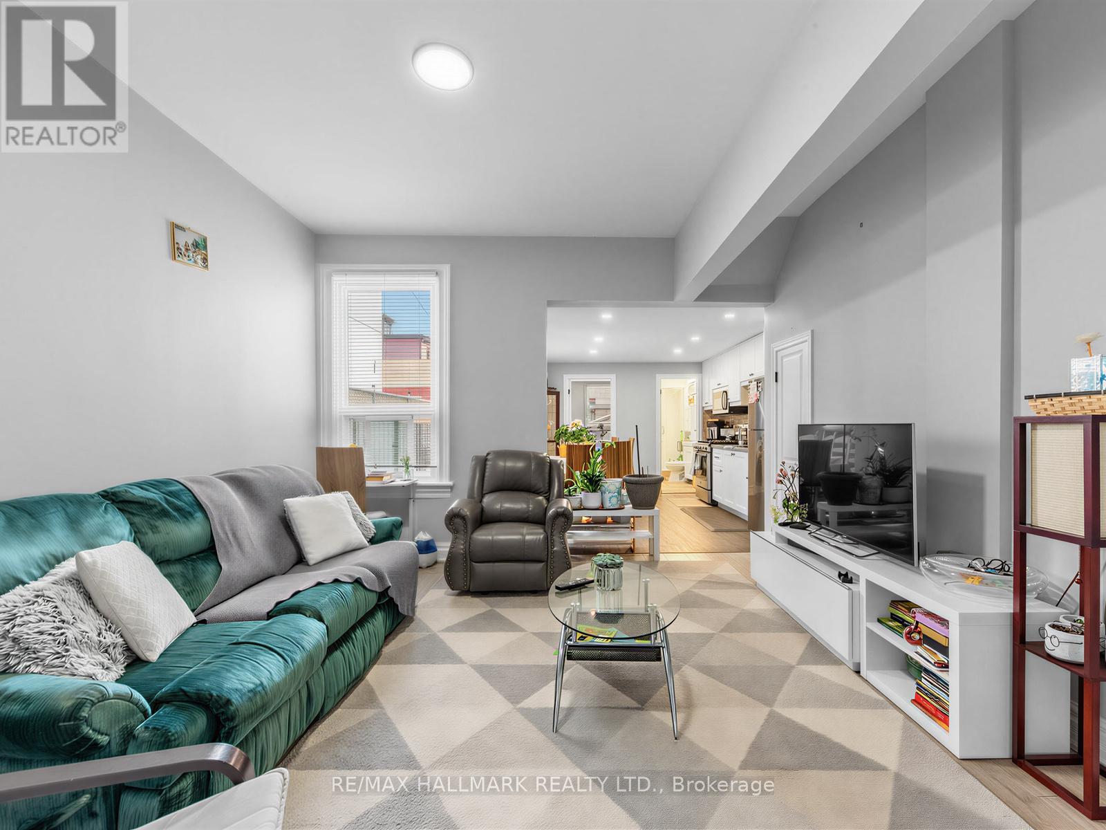 141 PALMERSTON AVENUE - 3