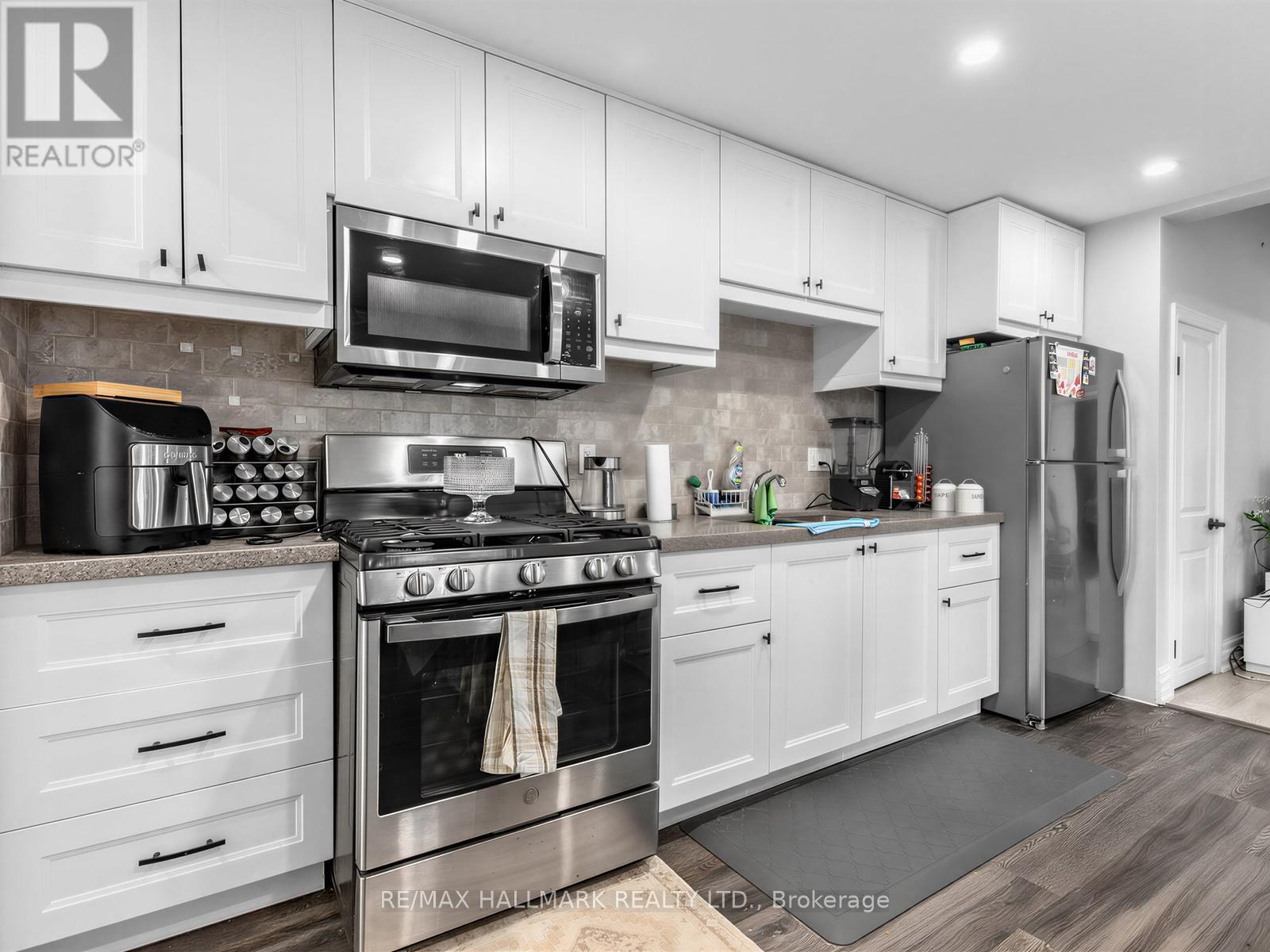 141 PALMERSTON AVENUE - 7