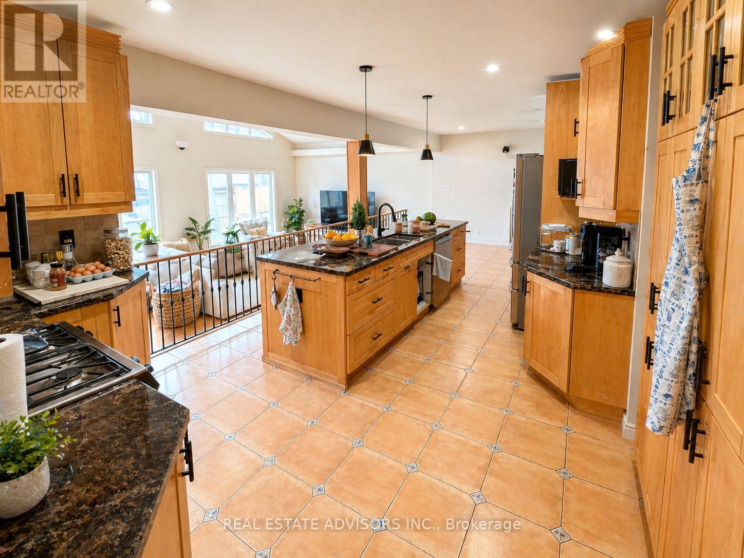 1 LAKEHILL CRESCENT - 11
