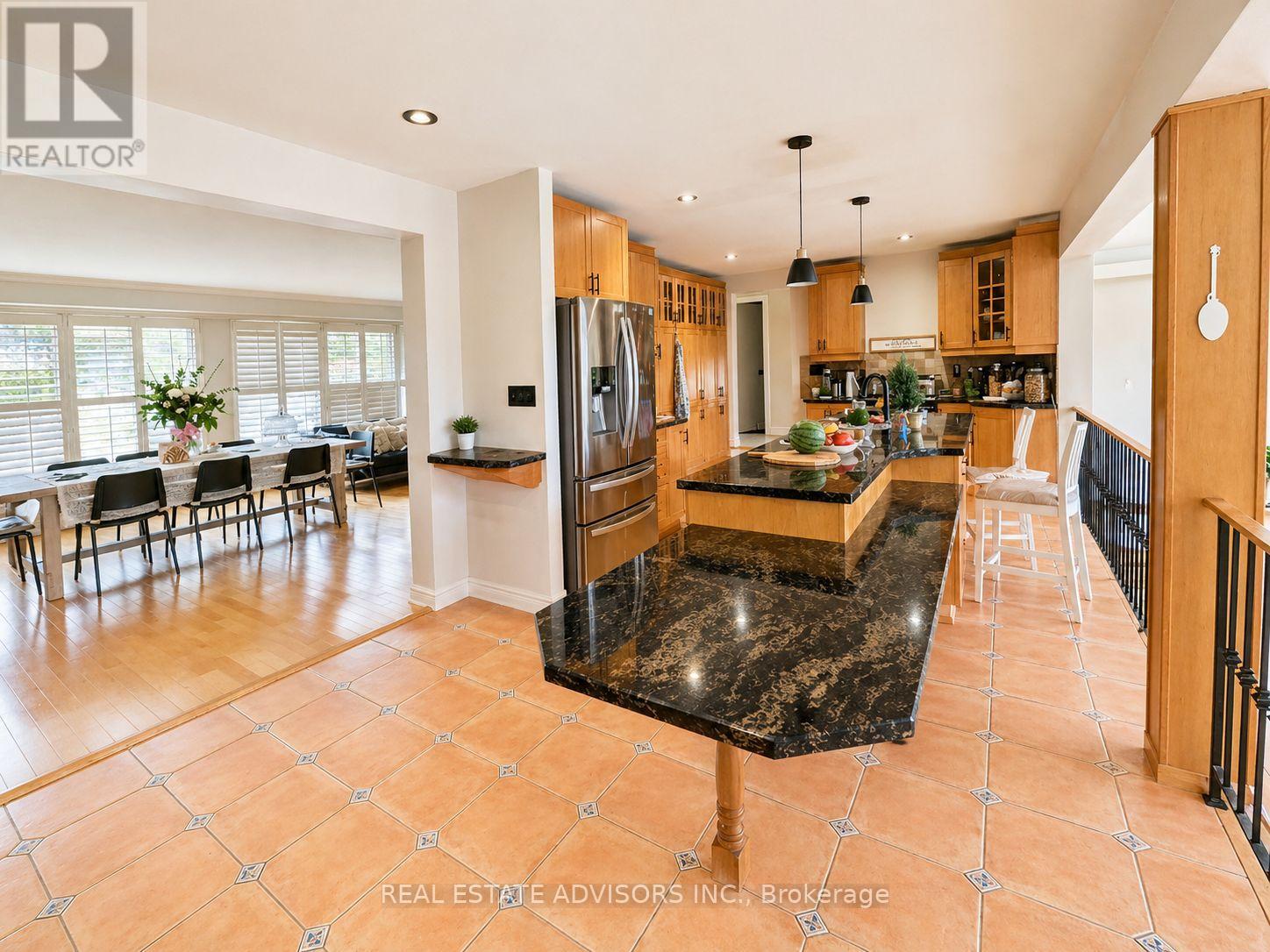 1 LAKEHILL CRESCENT - 12
