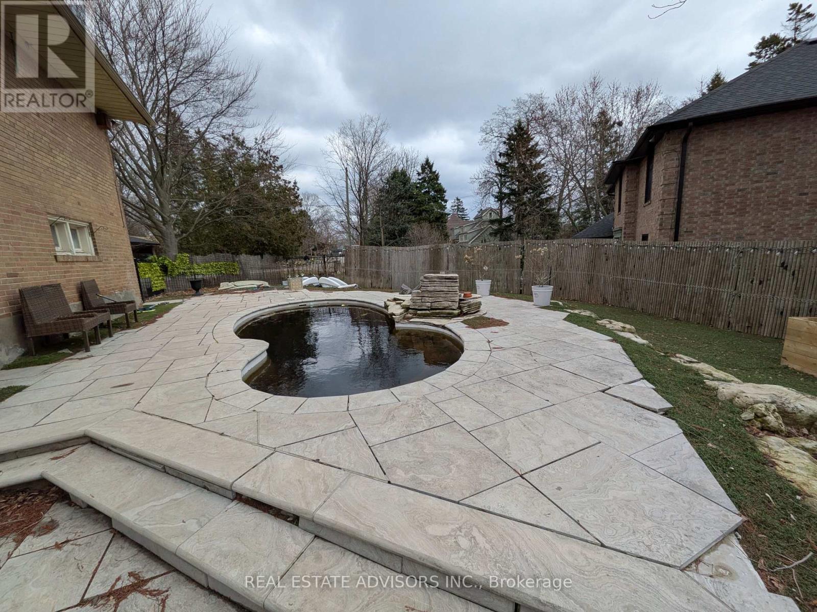 1 LAKEHILL CRESCENT - 15