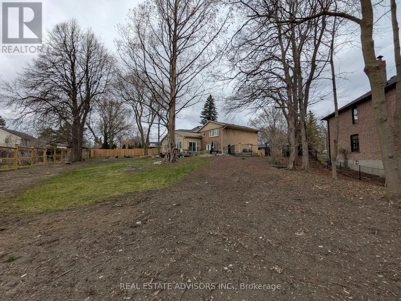 1 LAKEHILL CRESCENT - 18