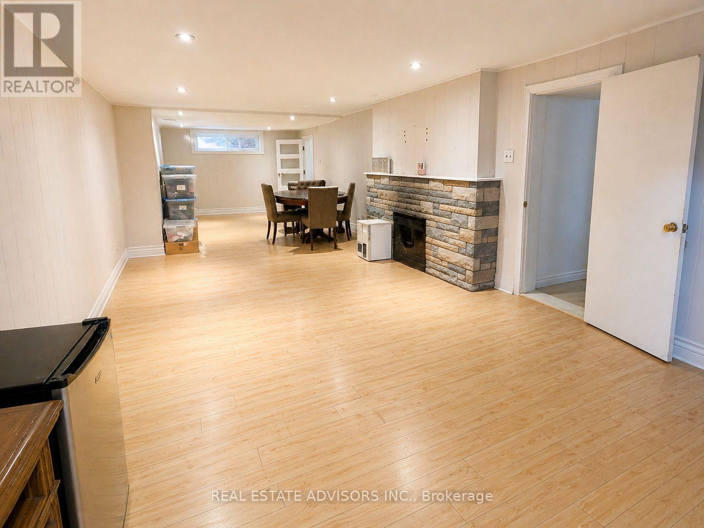 1 LAKEHILL CRESCENT - 8