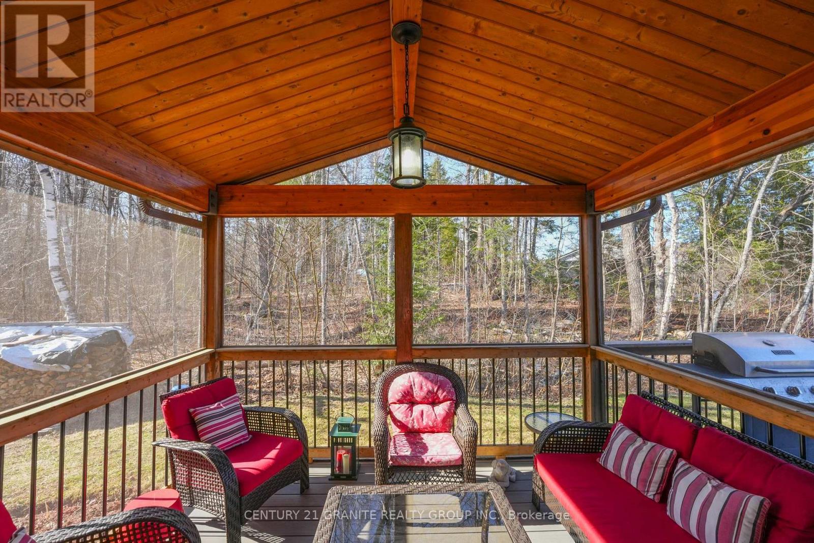 SCREENED IN PORCH