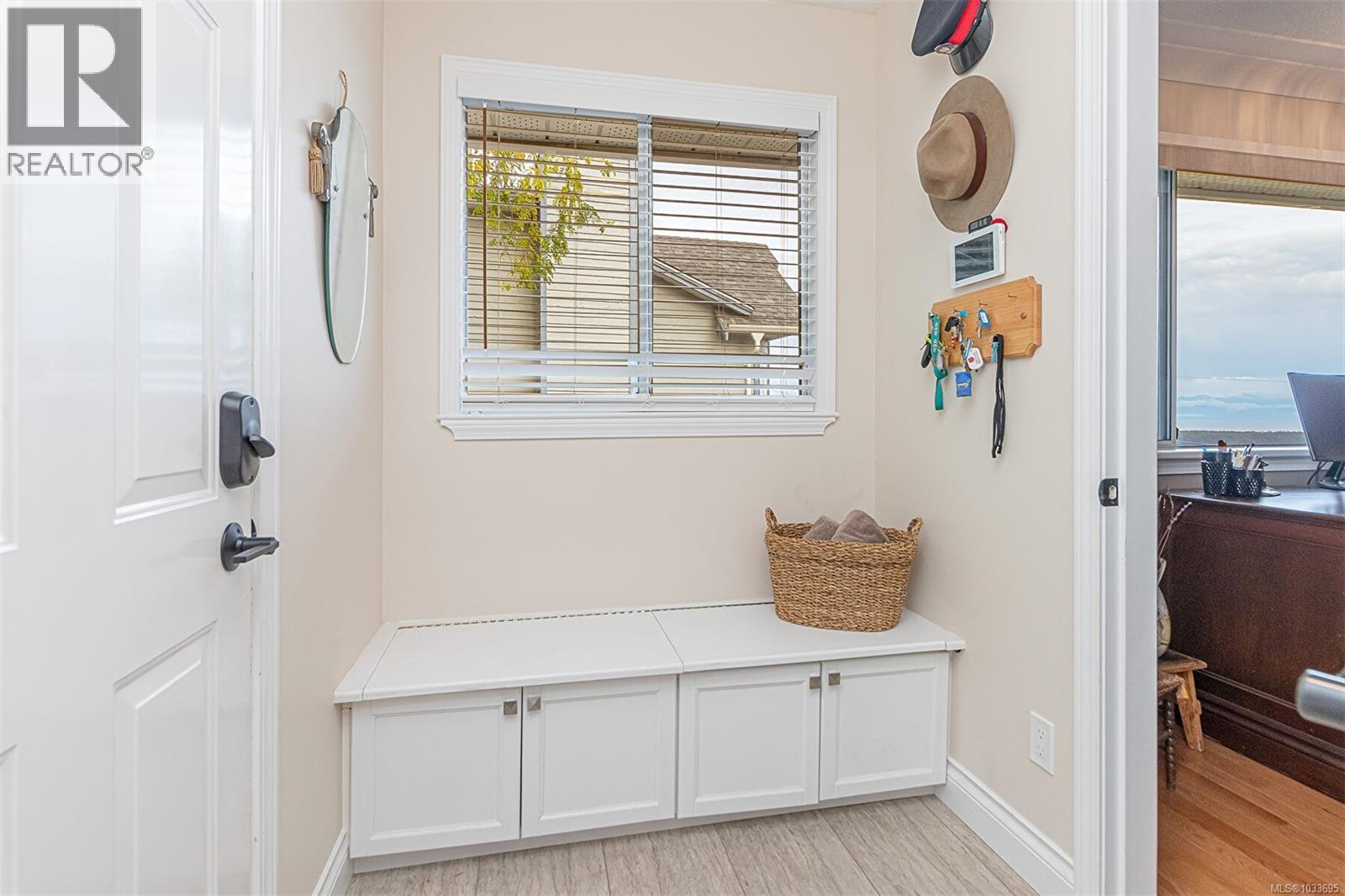 1089 College Dr, Nanaimo