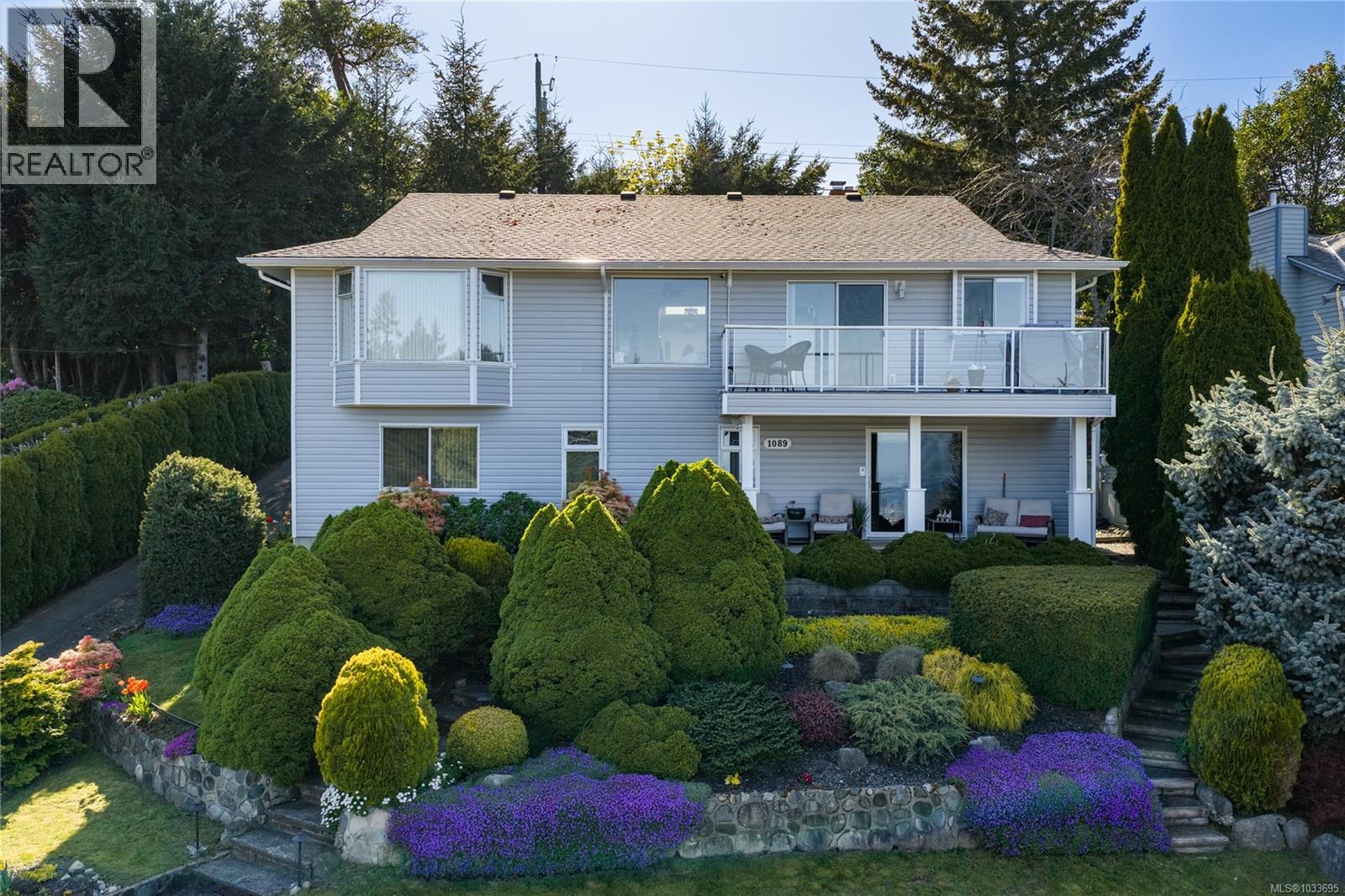 1089 College Dr, Nanaimo