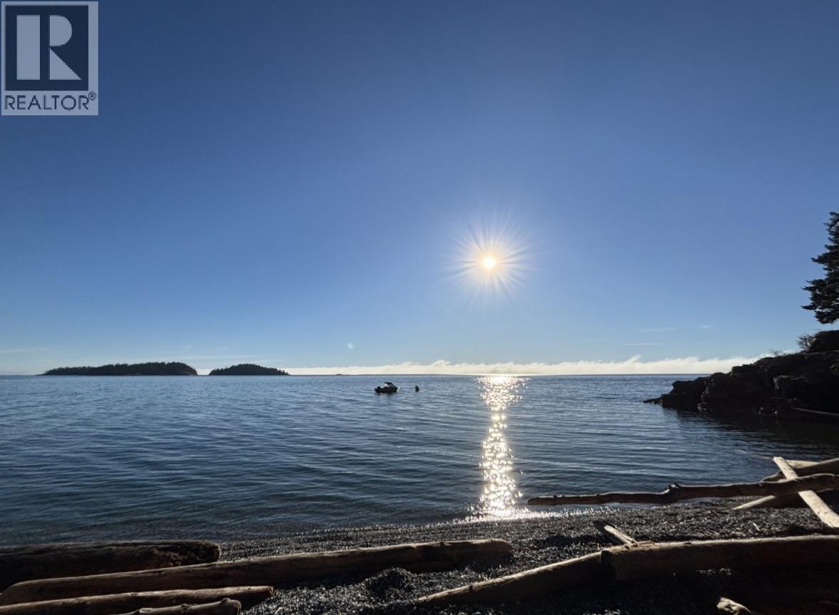 6960 SUNSHINE COAST HIGHWAY, Sechelt