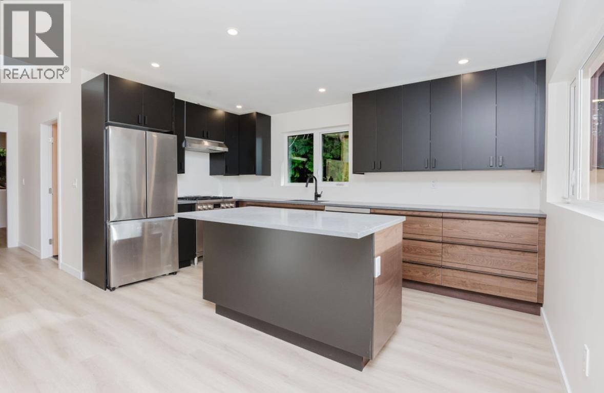 6960 SUNSHINE COAST HIGHWAY, Sechelt