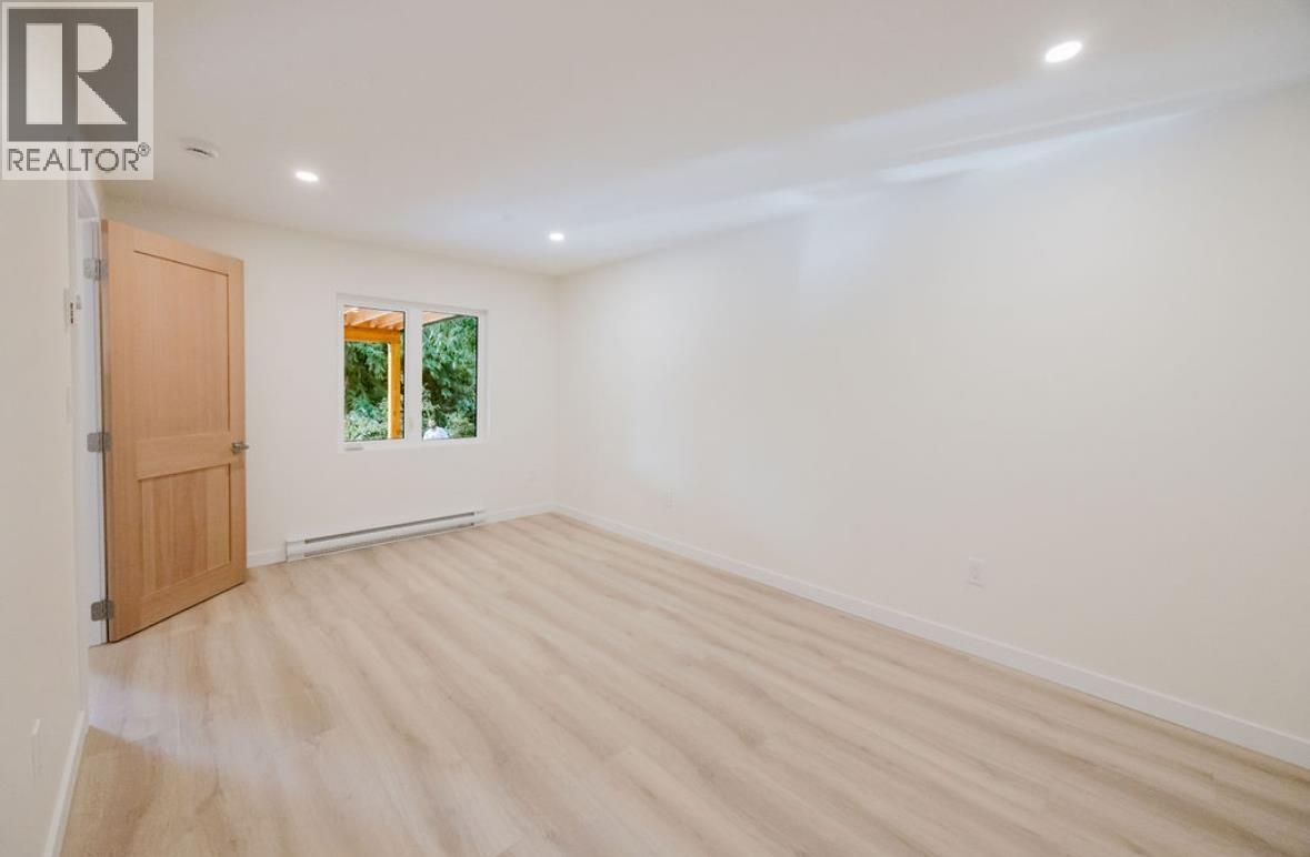 6960 SUNSHINE COAST HIGHWAY, Sechelt