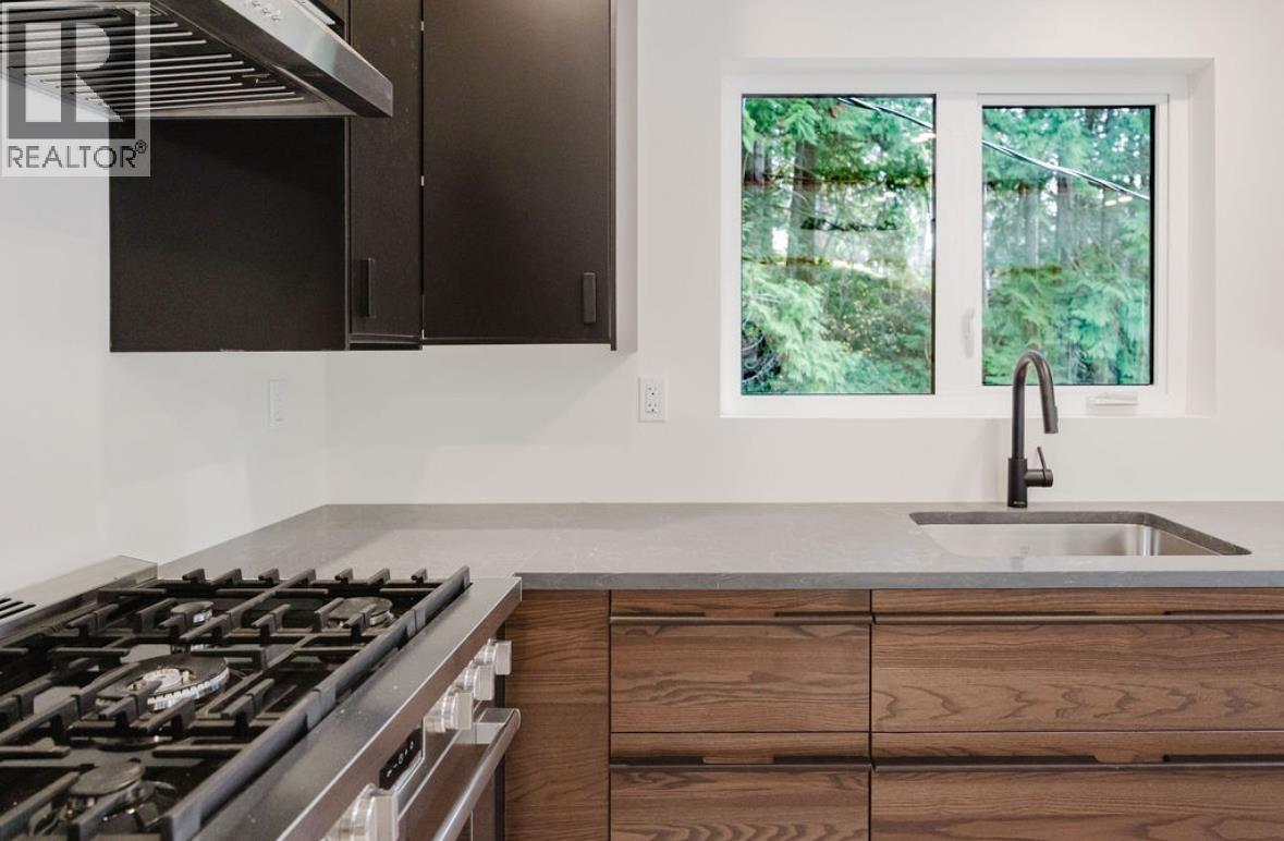 6960 SUNSHINE COAST HIGHWAY, Sechelt