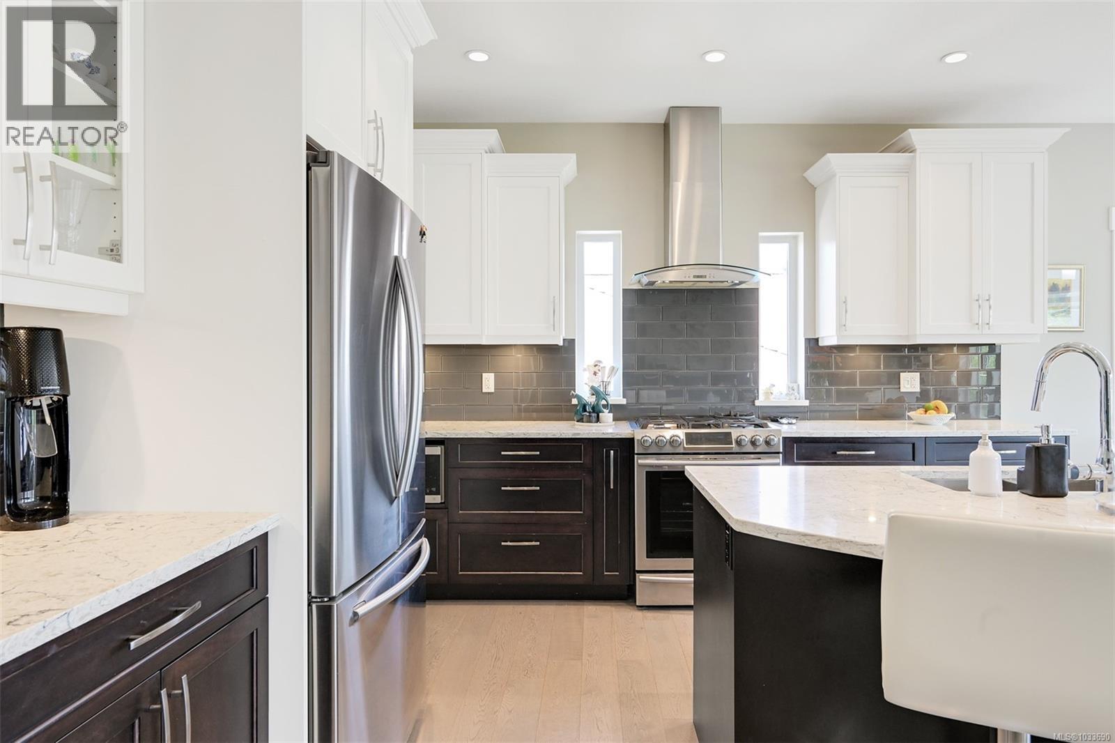 853 Country Club Dr - 21