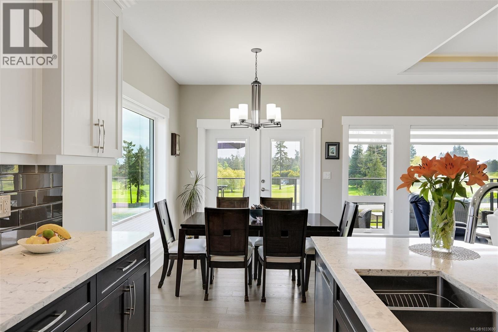 853 Country Club Dr - 25