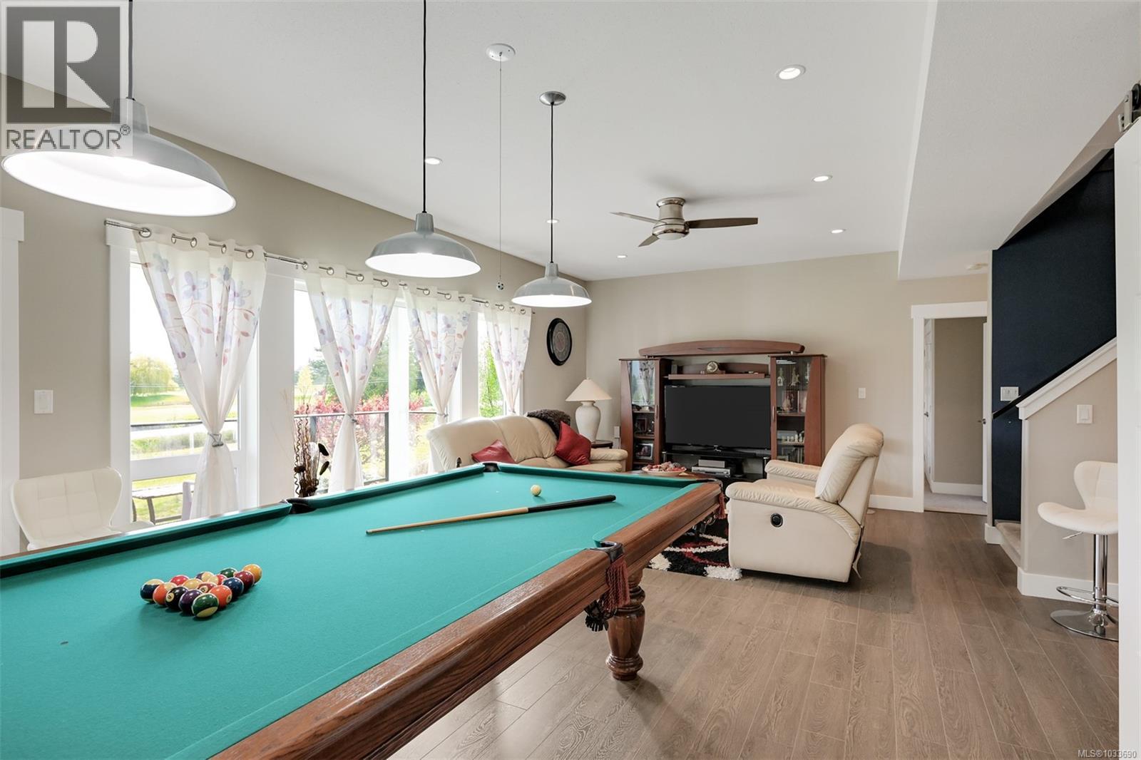 853 Country Club Dr - 55