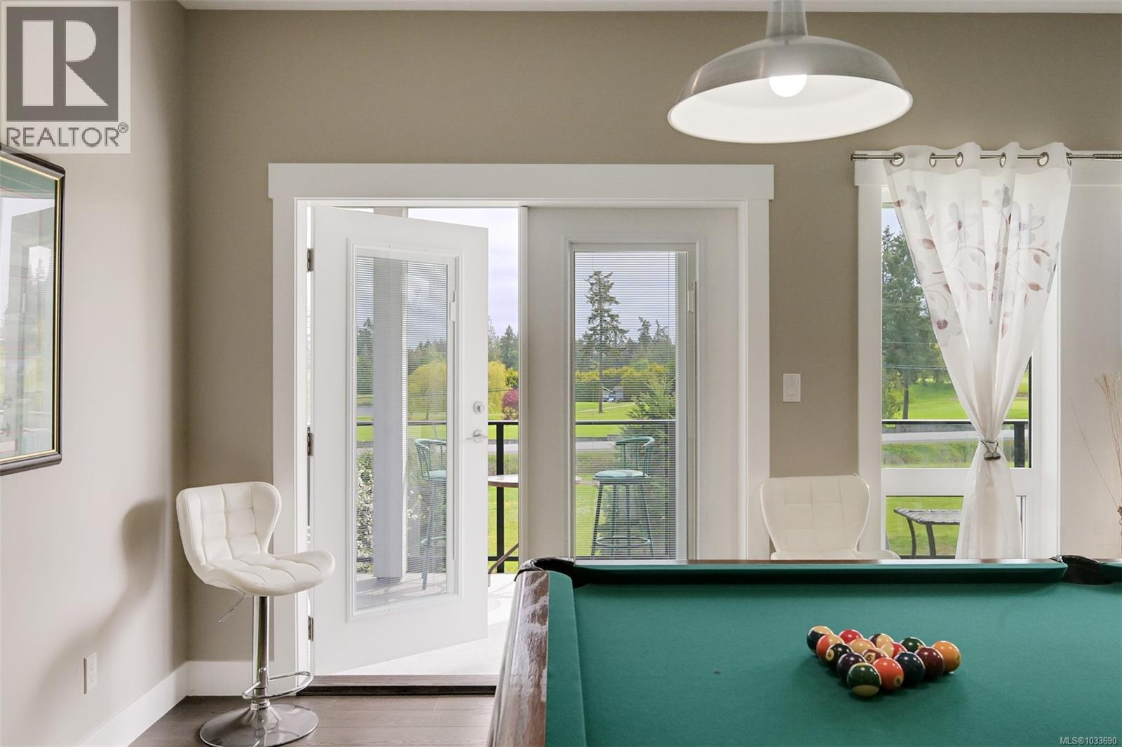 853 Country Club Dr - 58