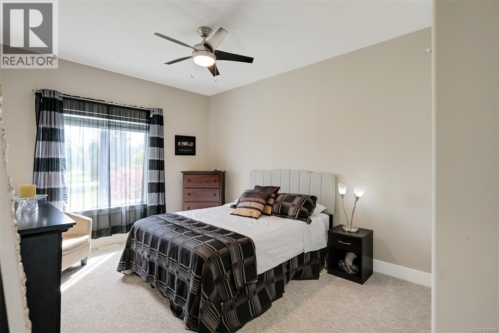 853 Country Club Dr - 67