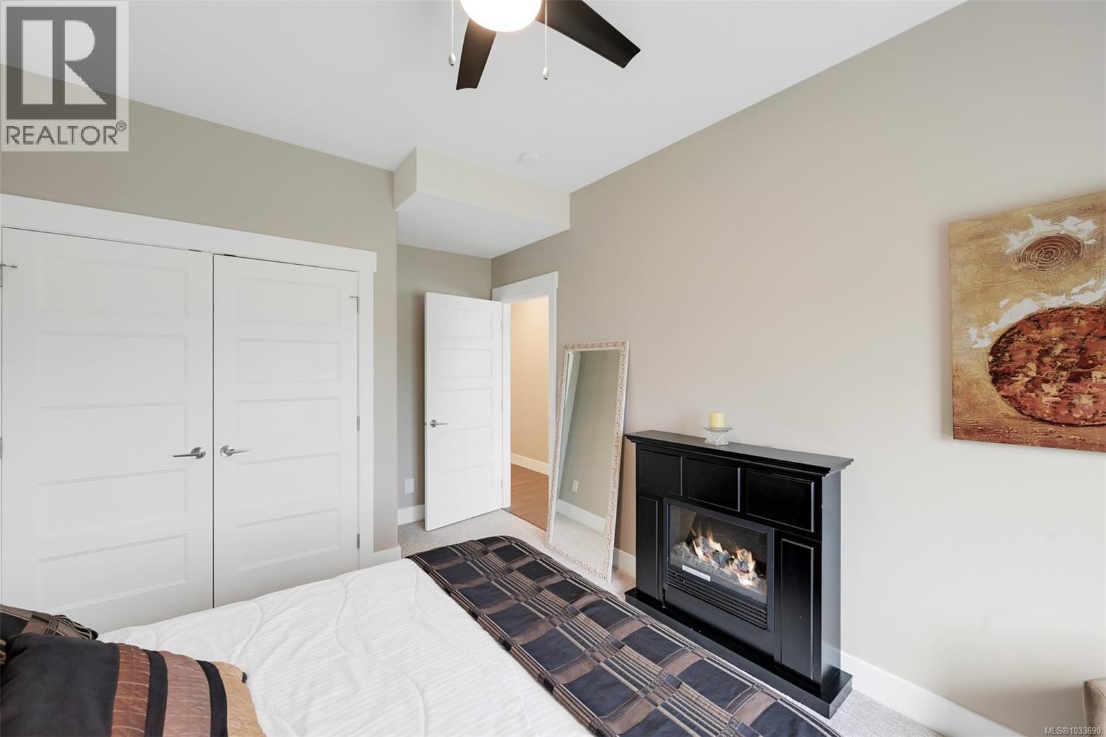 853 Country Club Dr - 69