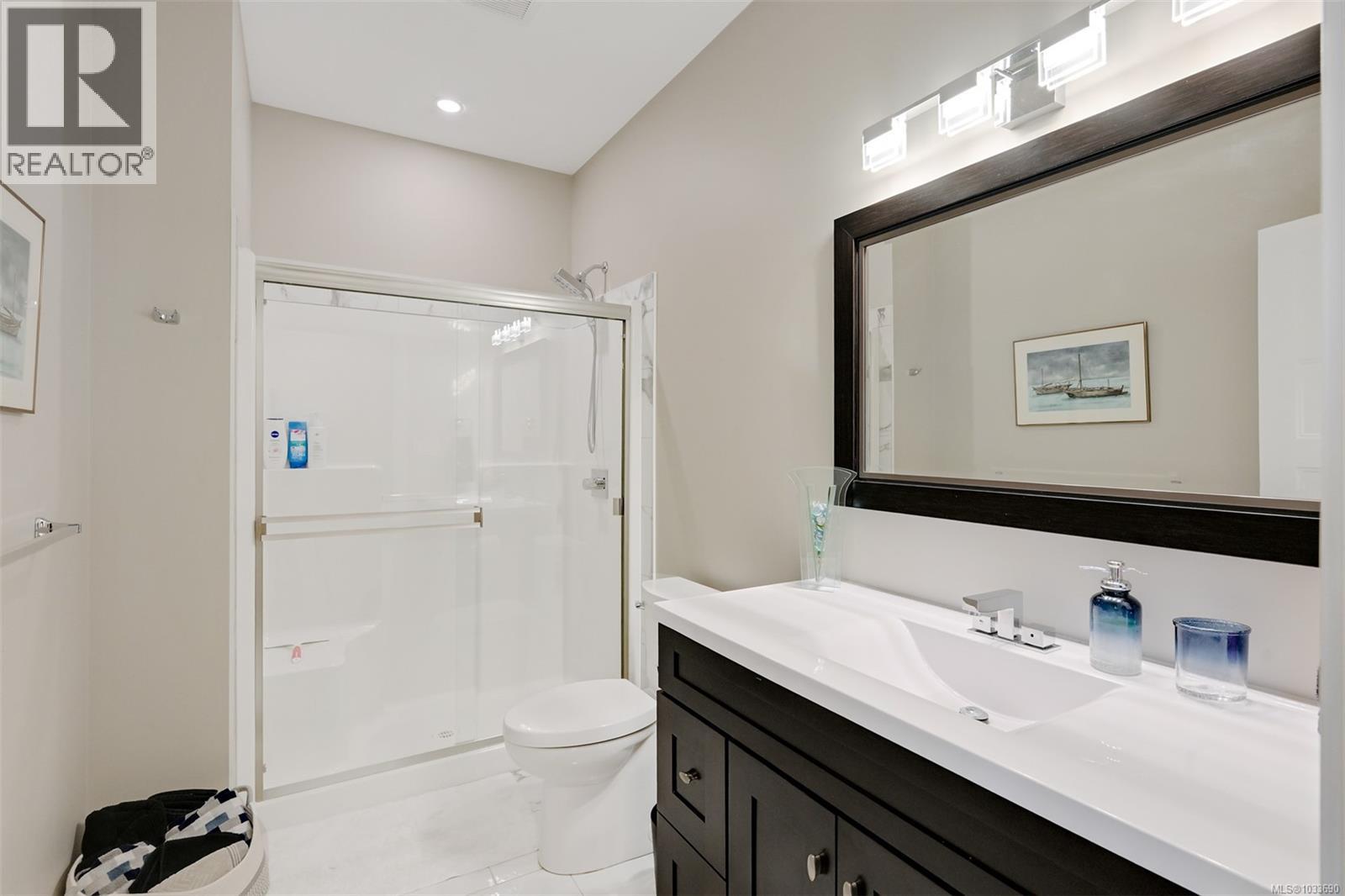 853 Country Club Dr - 70