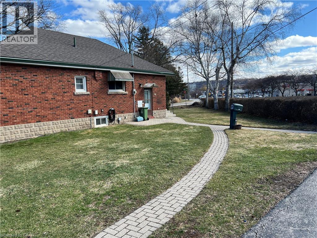 90 OSLER Drive - 3