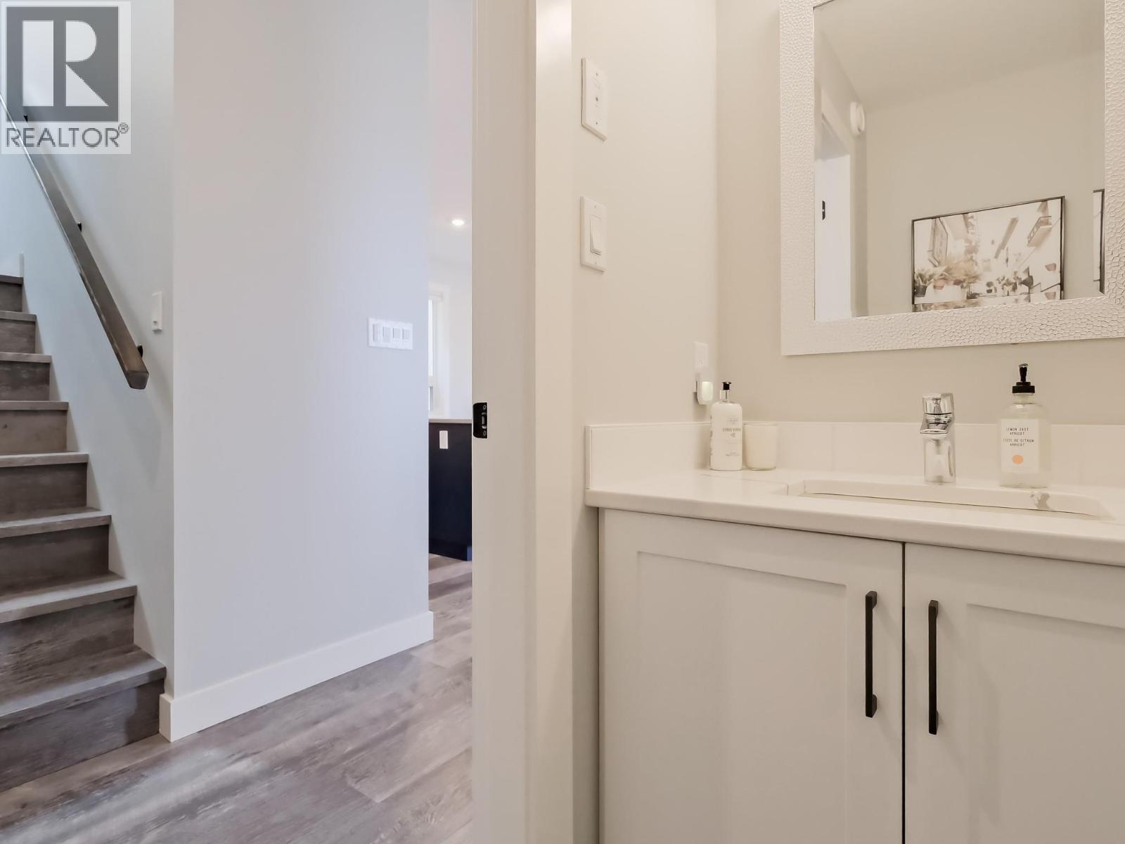 7016 WREN Drive, Osoyoos