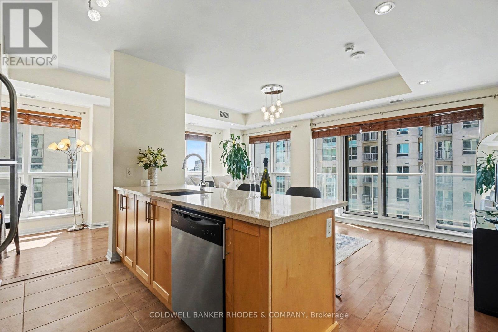 End unit offering loads of natural light