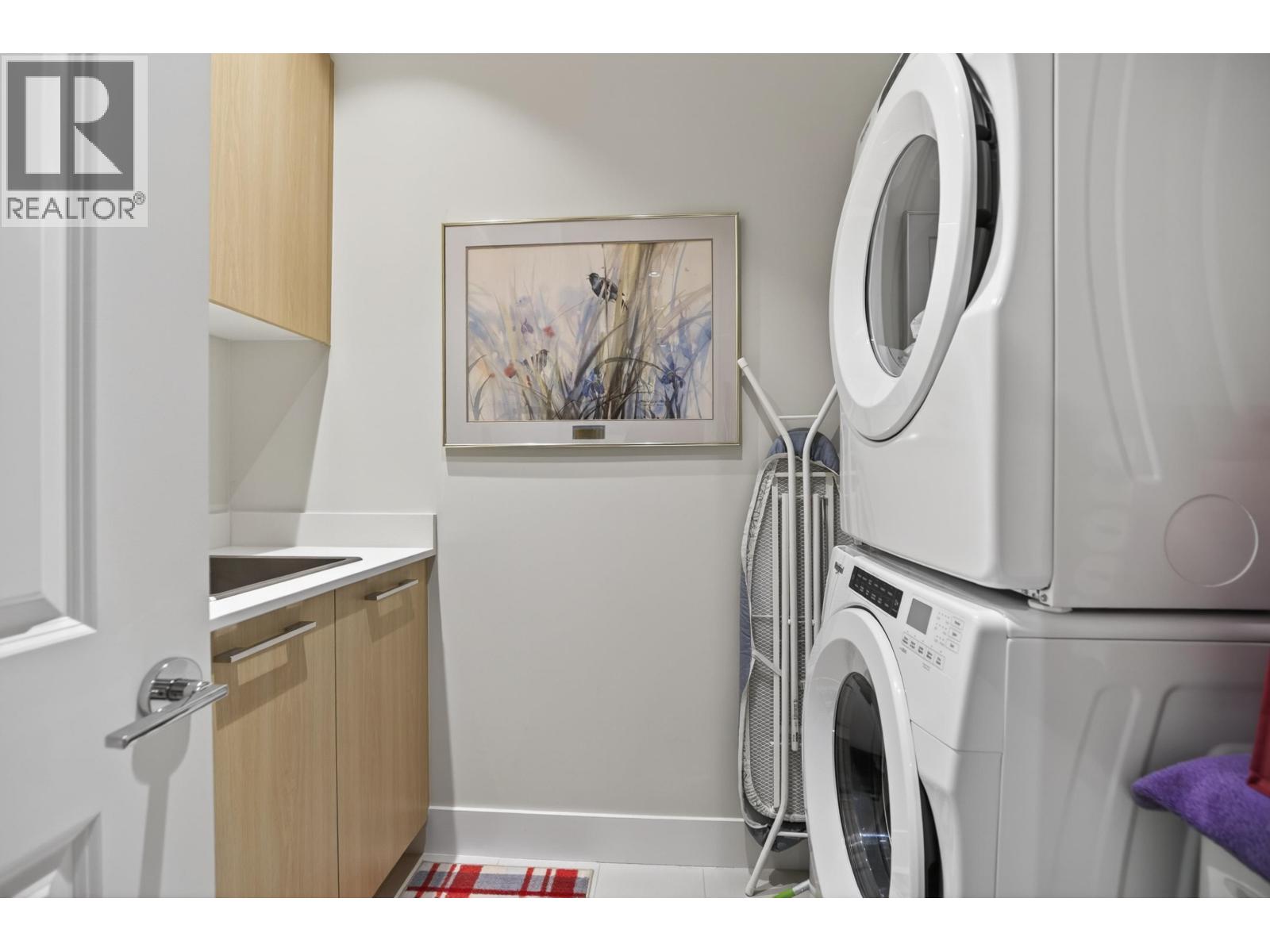 #206-5535 ADMIRAL Way, Delta