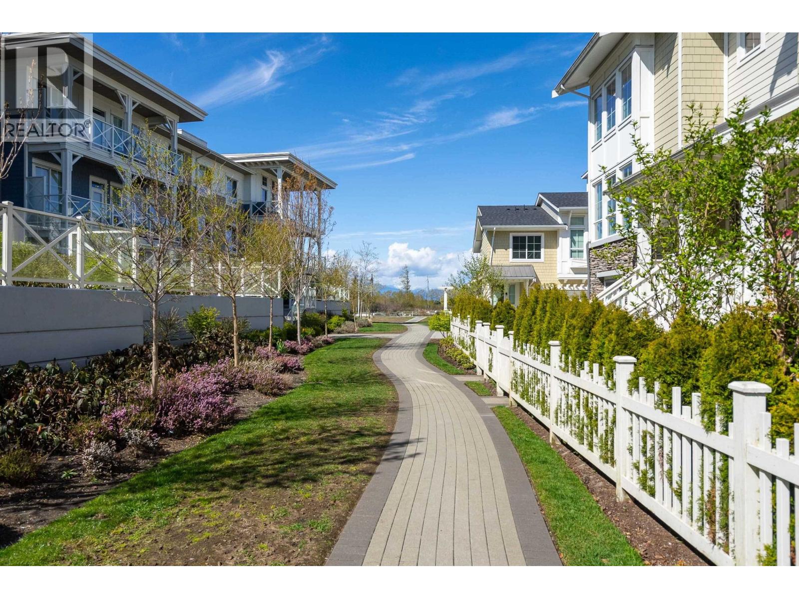 #206-5535 ADMIRAL Way, Delta