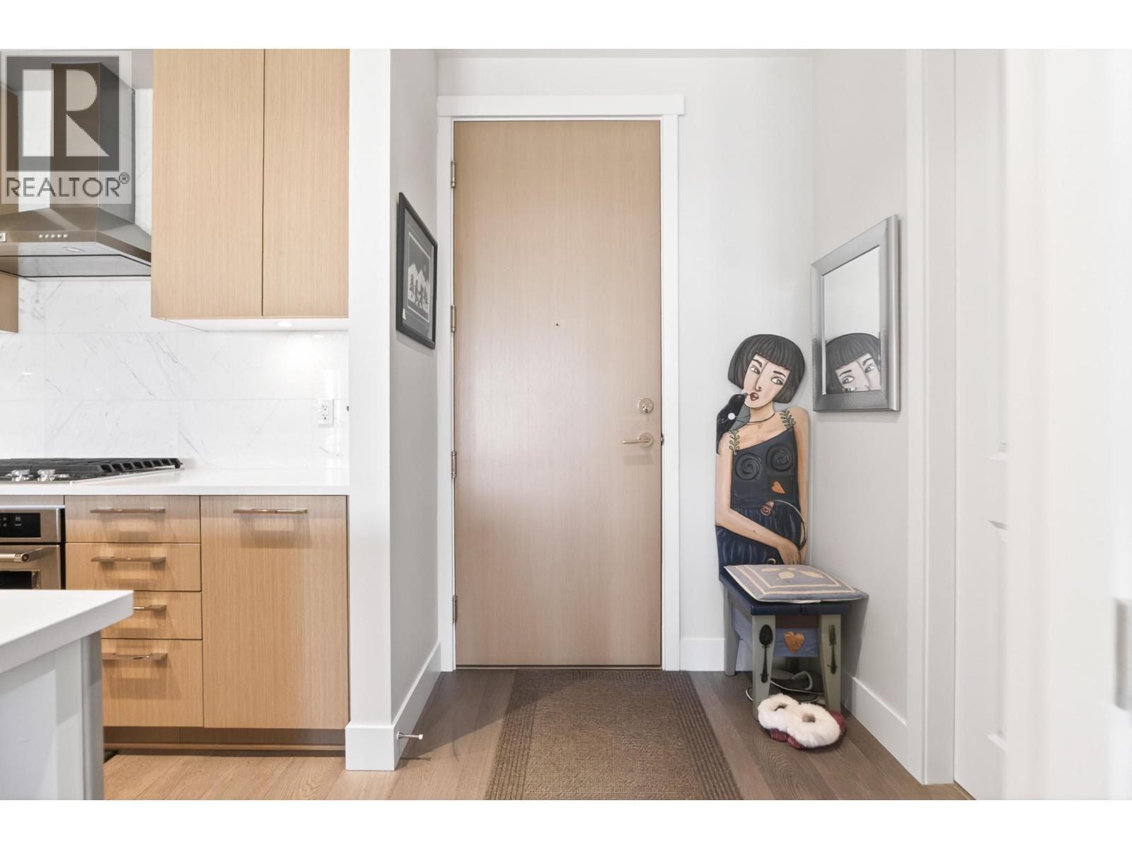 #206-5535 ADMIRAL Way, Delta