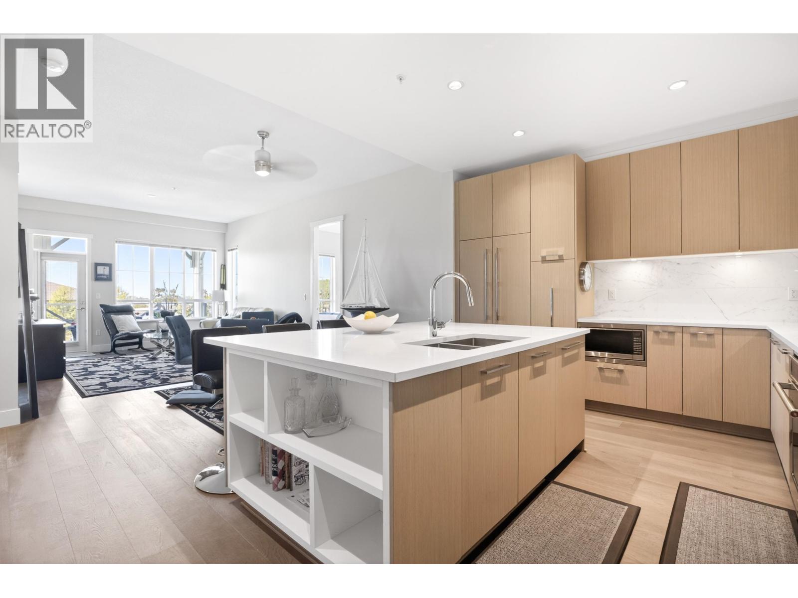 #206-5535 ADMIRAL Way, Delta