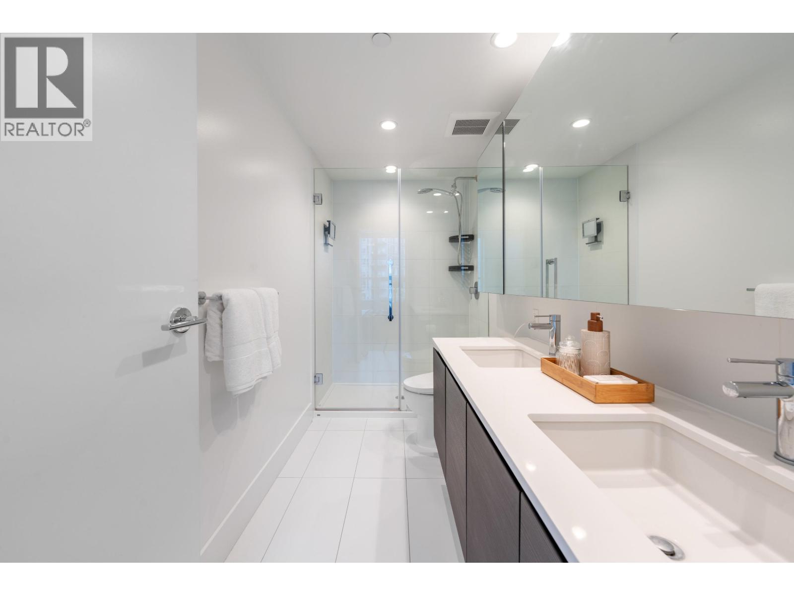 #703-5508 HOLLYBRIDGE Way, Richmond