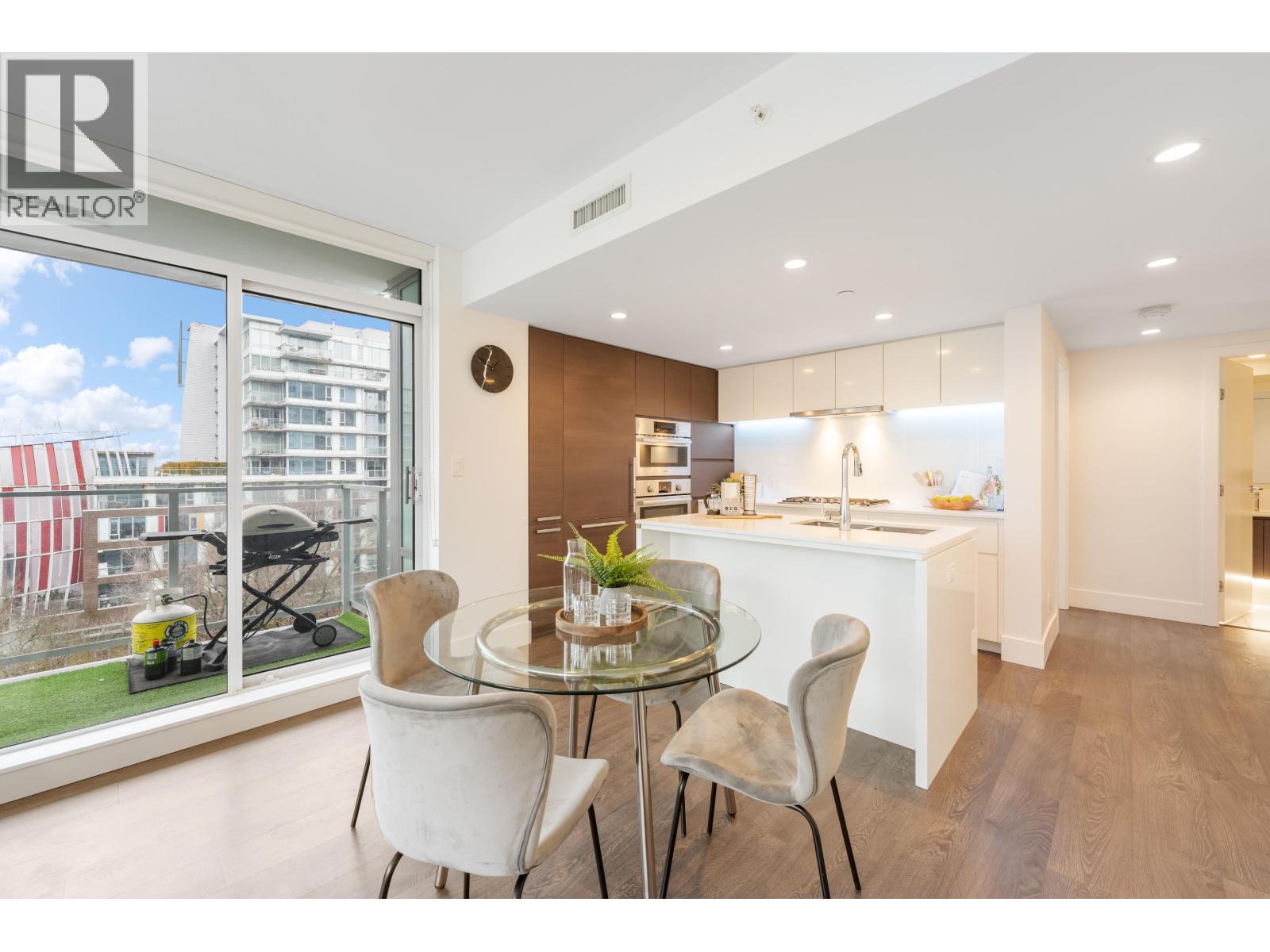 #703-5508 HOLLYBRIDGE Way, Richmond