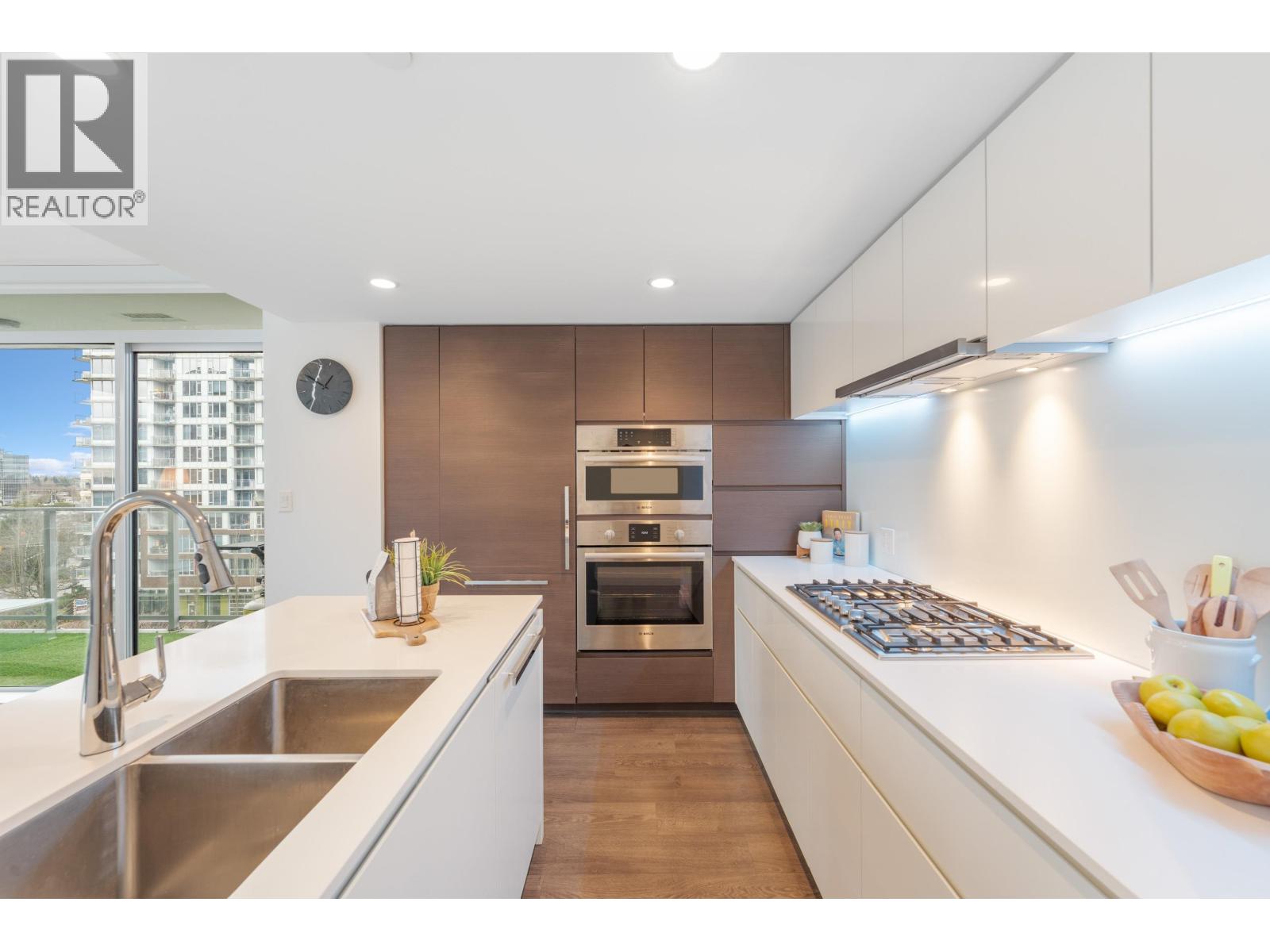 #703-5508 HOLLYBRIDGE Way, Richmond