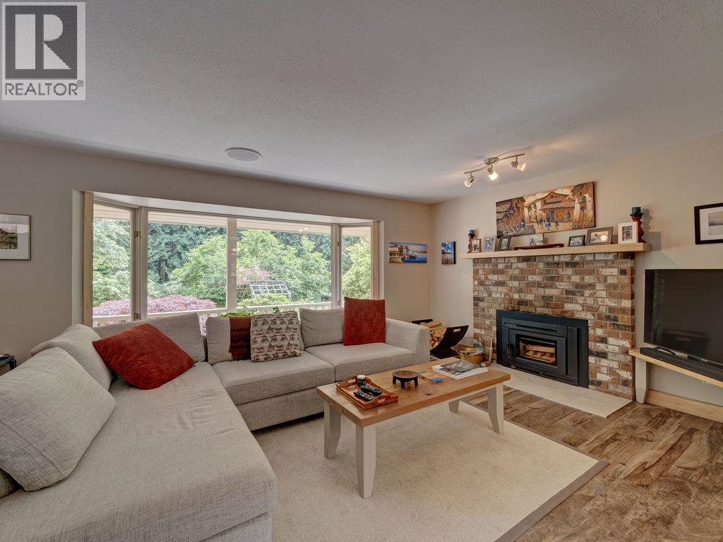 1317 LOCKYER ROAD, Roberts Creek