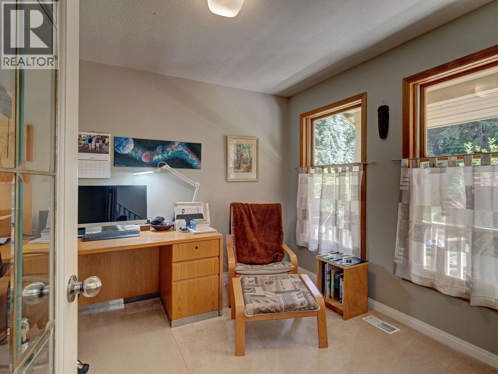 1317 LOCKYER ROAD, Roberts Creek