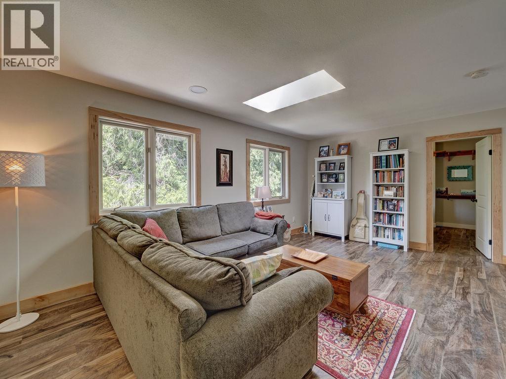 1317 LOCKYER ROAD, Roberts Creek