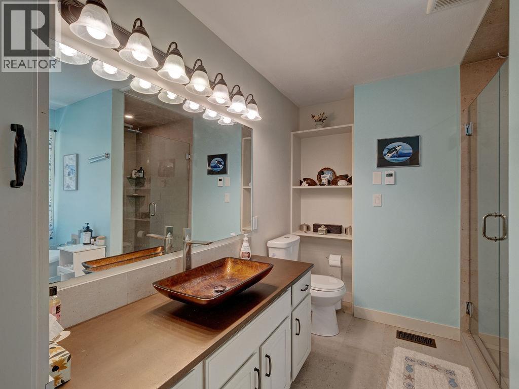 1317 LOCKYER ROAD, Roberts Creek