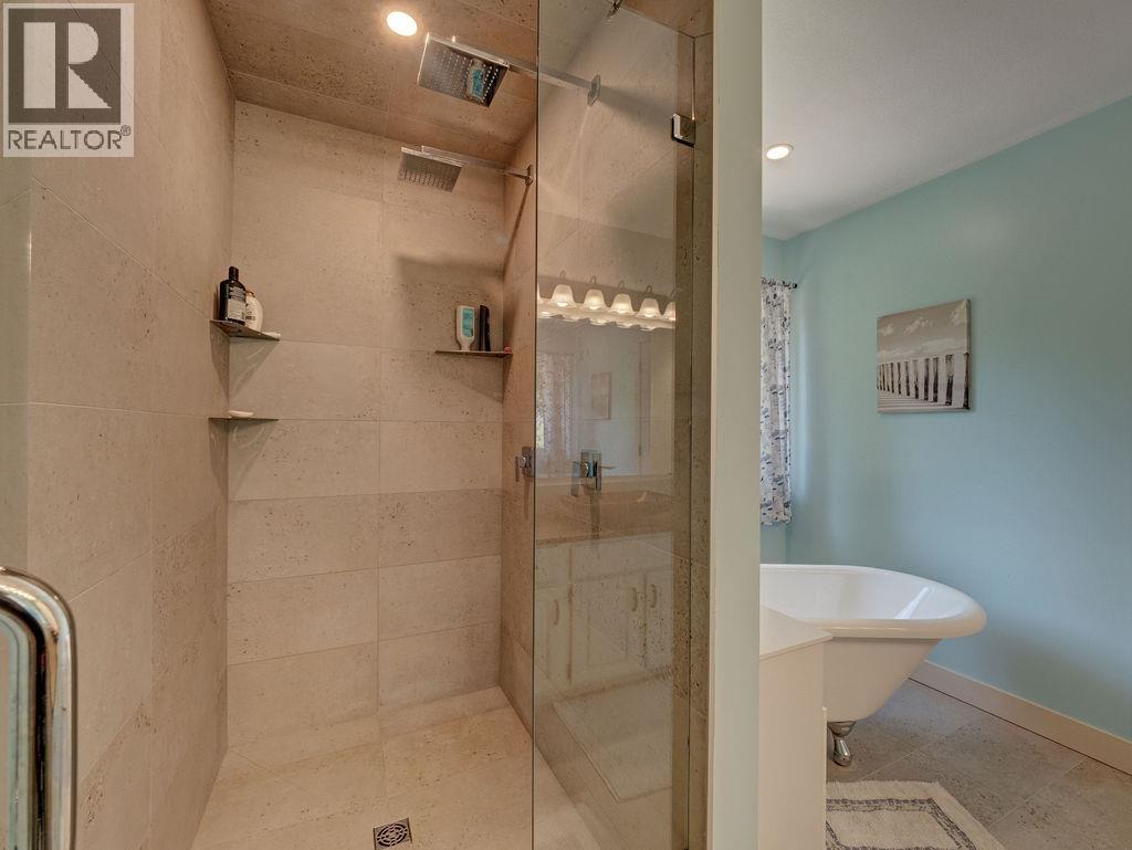 1317 LOCKYER ROAD, Roberts Creek