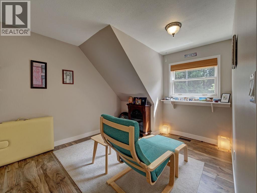 1317 LOCKYER ROAD, Roberts Creek