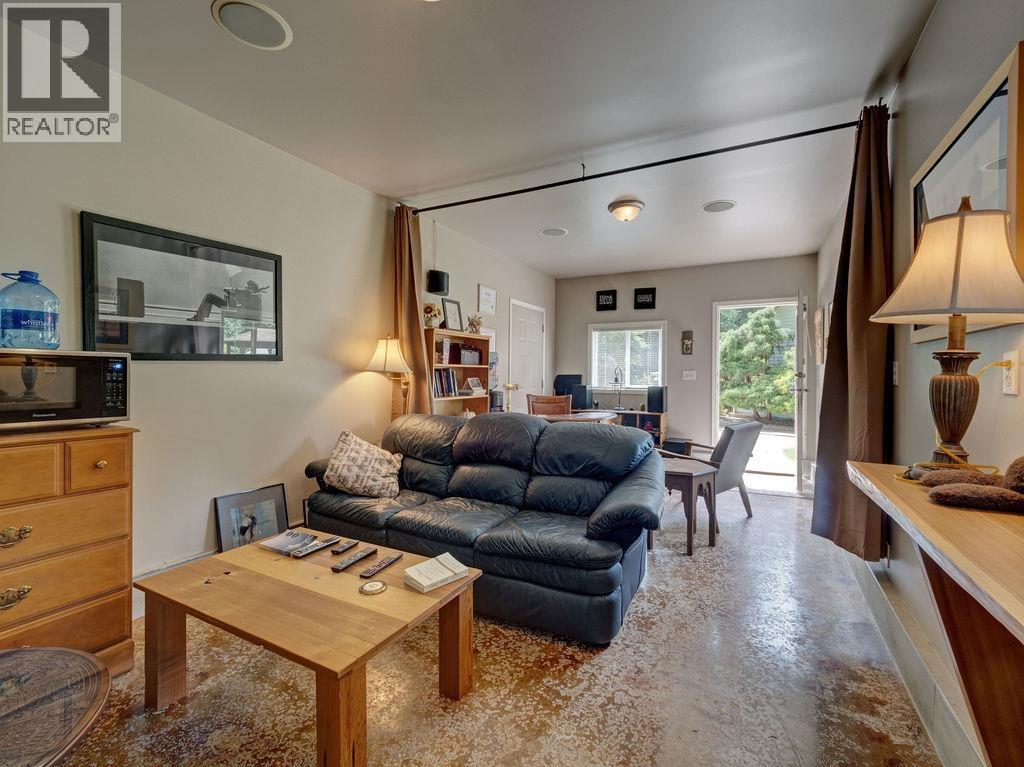 1317 LOCKYER ROAD, Roberts Creek