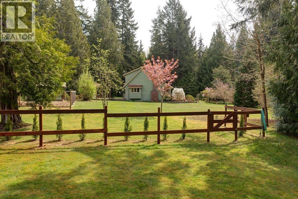 1317 LOCKYER ROAD, Roberts Creek