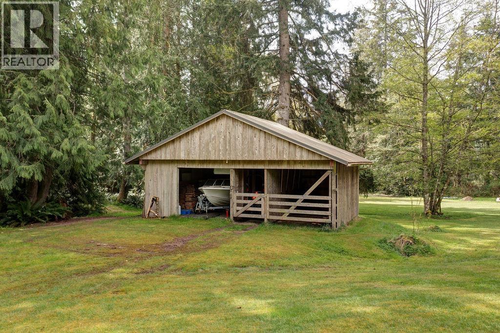 1317 LOCKYER ROAD, Roberts Creek