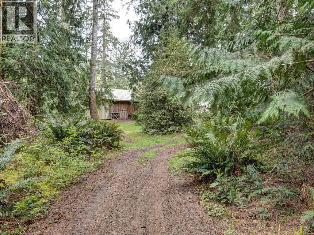 1317 LOCKYER ROAD, Roberts Creek