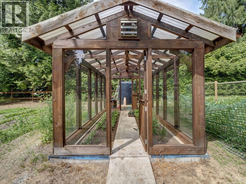 1317 LOCKYER ROAD, Roberts Creek