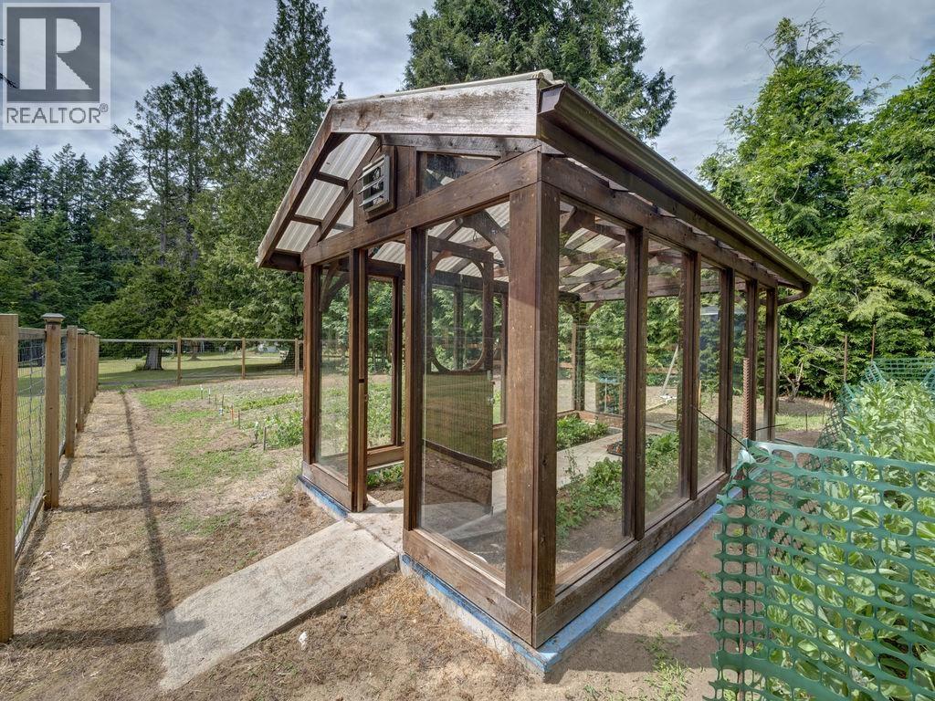 1317 LOCKYER ROAD, Roberts Creek