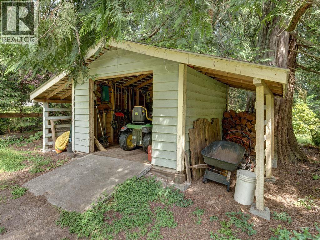 1317 LOCKYER ROAD, Roberts Creek